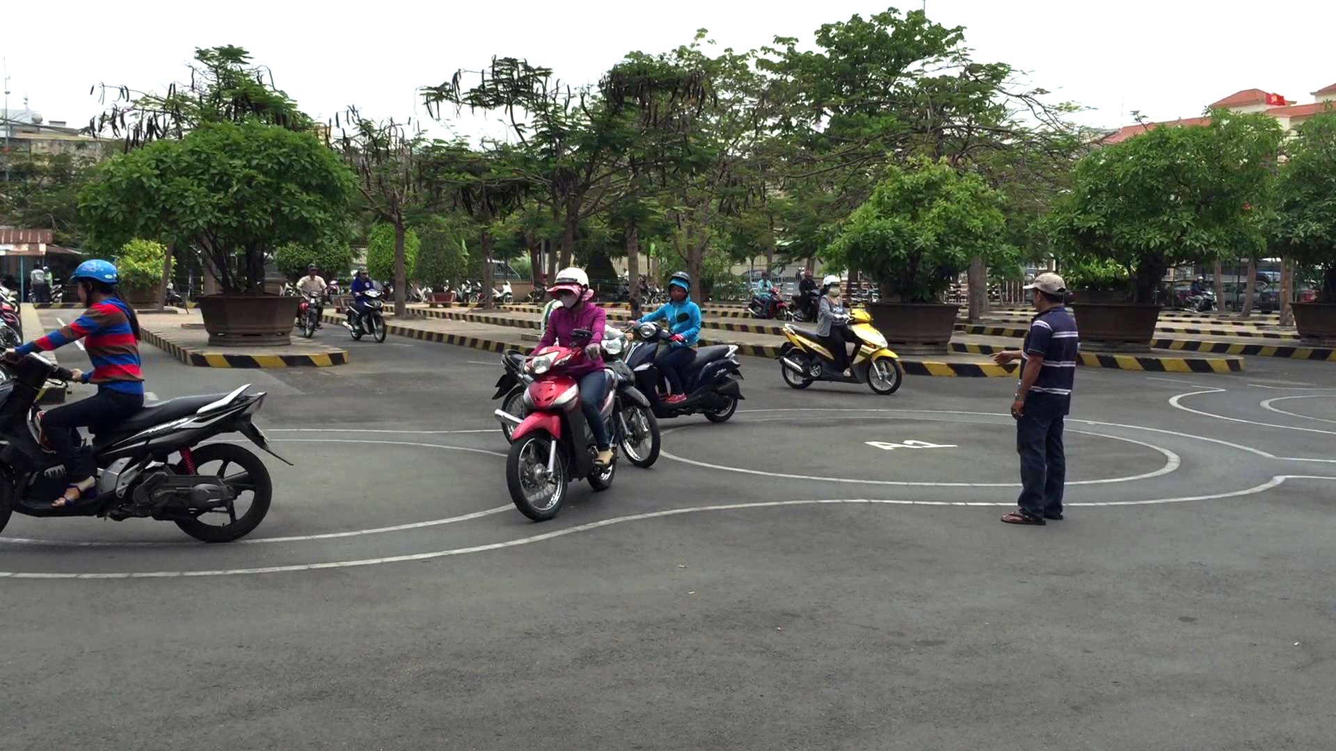 driving licence practical test in vietnam