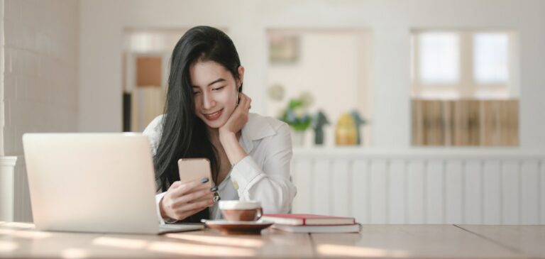Thai girl remote work mobile